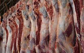 کمبودی در عرضه دام وجود ندارد/قیمت گوشت قرمز با شیب کندی روبه کاهش است
