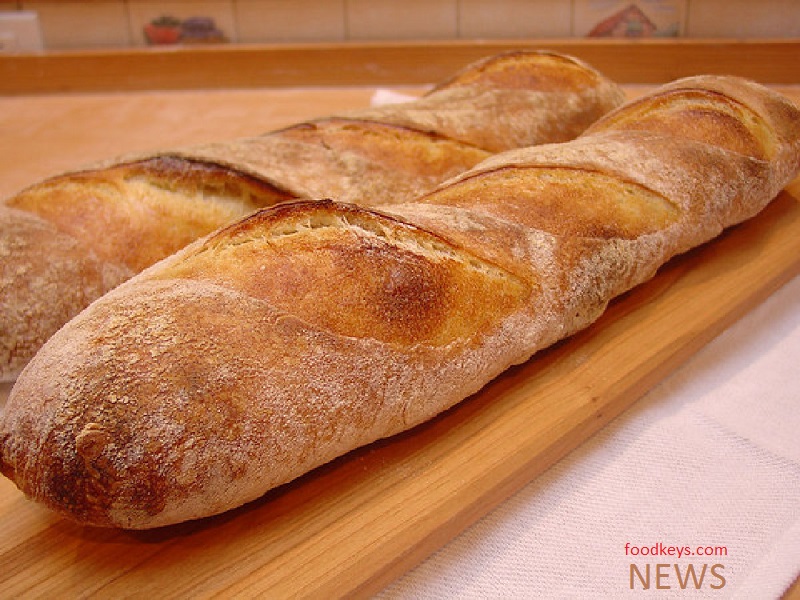 نان‌های سنتی به شکل صنعتی تولید شود/مردم داخل نان باگت را دور نریزند